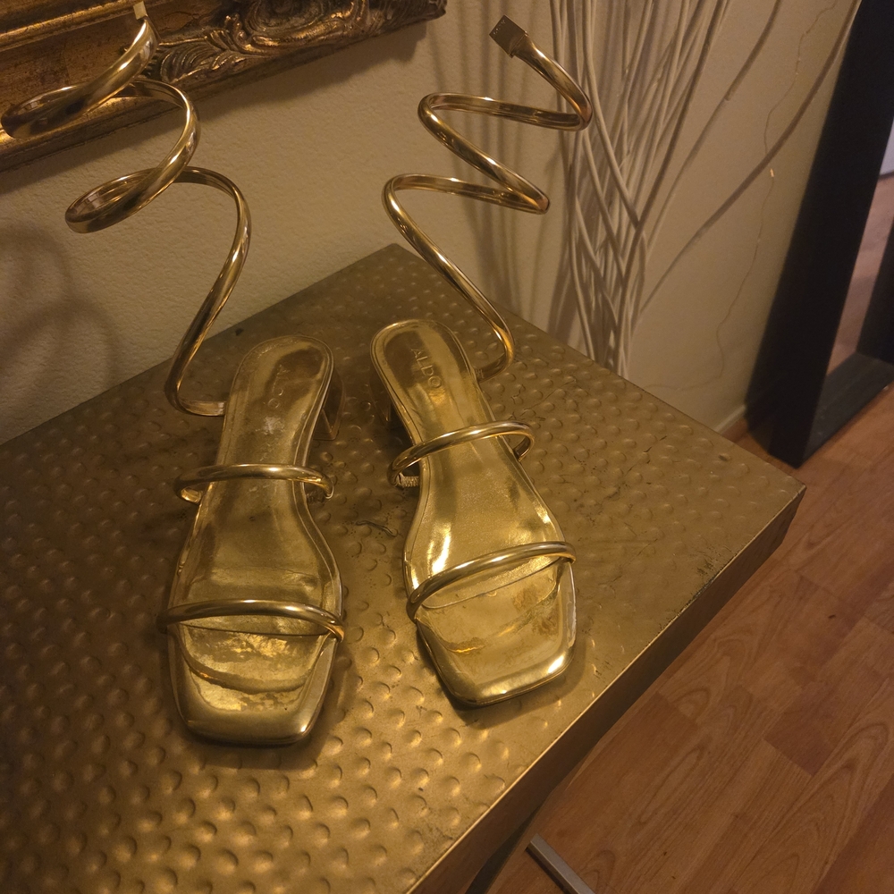 Super Cute Aldo Gold Women's Sandals